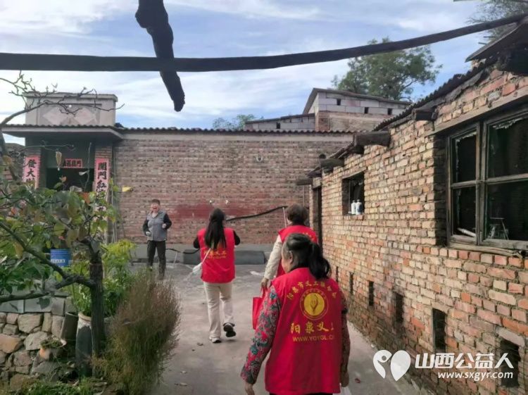 阳泉市义工联合会2025年10月组织义工参加幸福家园敬老服务帮助生活困难老人解决生活上的实际问题 - 第26张