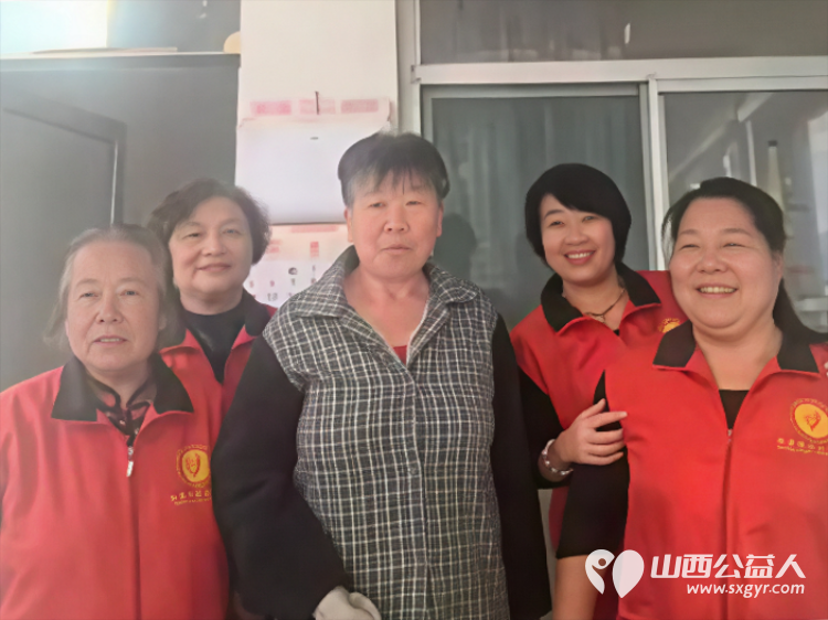 阳泉市义工联合会2025年10月组织义工参加幸福家园敬老服务帮助生活困难老人解决生活上的实际问题 - 第25张