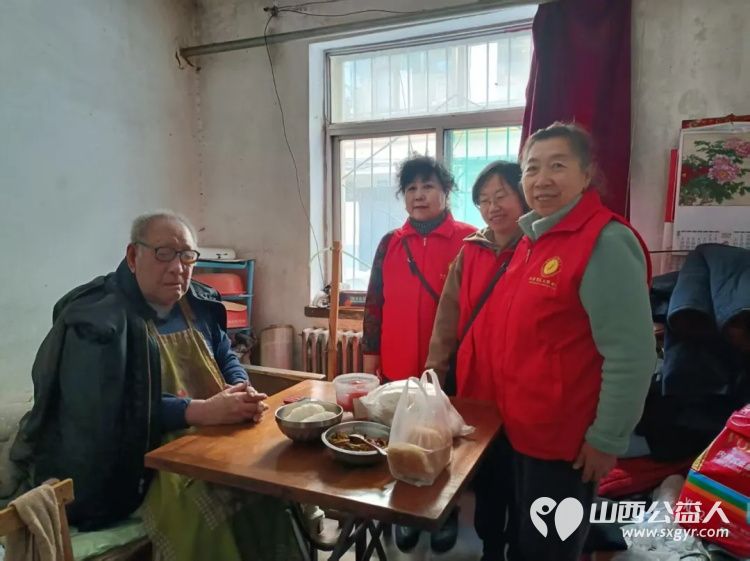 阳泉市义工联合会2025年10月组织义工参加幸福家园敬老服务帮助生活困难老人解决生活上的实际问题 - 第35张