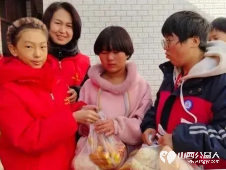 一间小院满院暖阳----忻州市爱心公益协会筹备了价值3000多元的生活物资和助学金圆樊野村困境姐妹冬日心愿希望志愿者能帮两个孩子申请国家孤儿补助 - 第25张