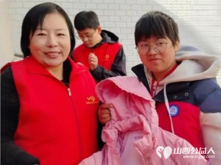 一间小院满院暖阳----忻州市爱心公益协会筹备了价值3000多元的生活物资和助学金圆樊野村困境姐妹冬日心愿希望志愿者能帮两个孩子申请国家孤儿补助 - 第15张