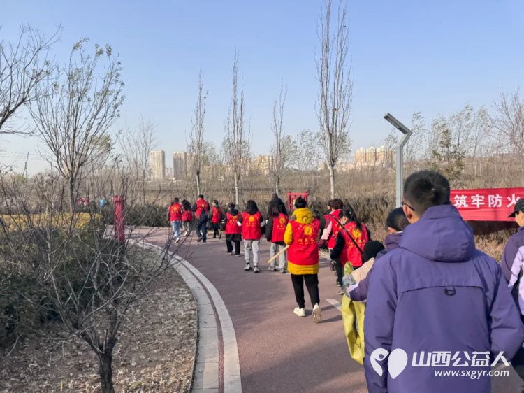 保护母亲河阳泉义工在行动 2025年11月阳泉市义工联合会组织24名义工和民间巡河员保护母亲河巡河净滩活动在白羊墅湿地公园开展 - 第2张