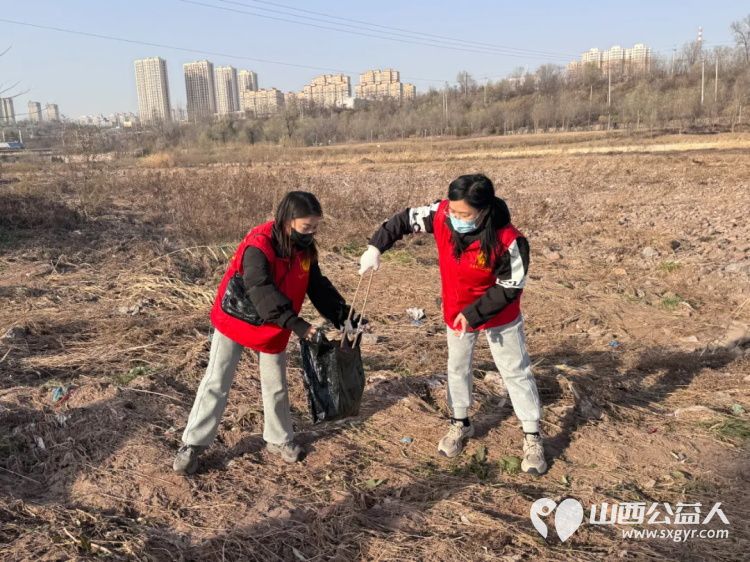 保护母亲河阳泉义工在行动 2025年11月阳泉市义工联合会组织24名义工和民间巡河员保护母亲河巡河净滩活动在白羊墅湿地公园开展 - 第8张