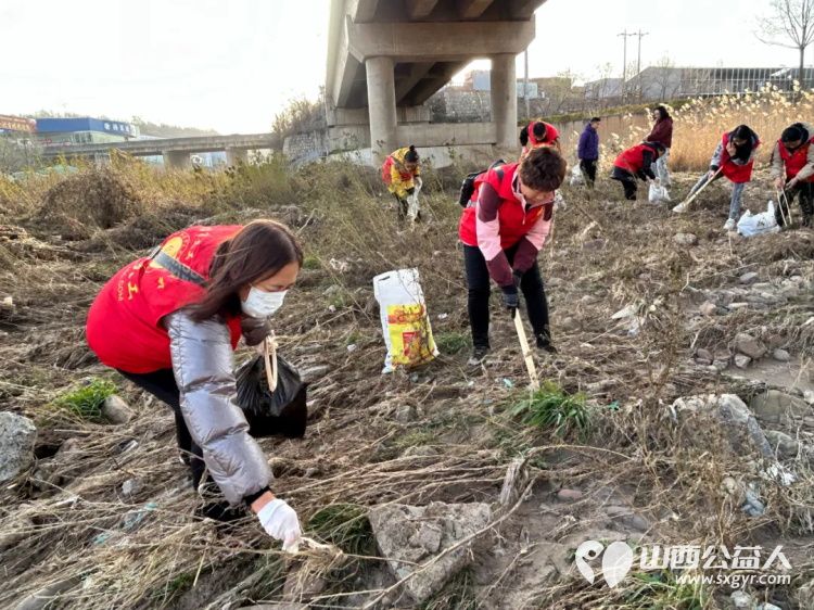 保护母亲河阳泉义工在行动 2025年11月阳泉市义工联合会组织24名义工和民间巡河员保护母亲河巡河净滩活动在白羊墅湿地公园开展 - 第9张