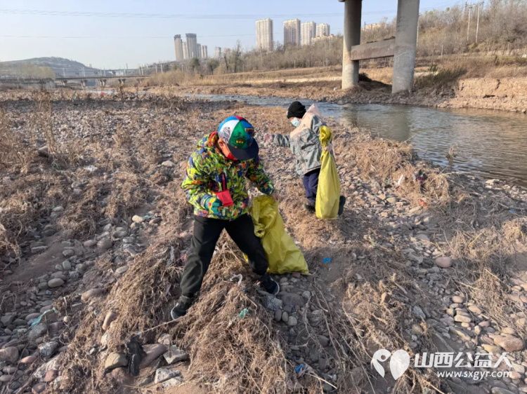 保护母亲河阳泉义工在行动 2025年11月阳泉市义工联合会组织24名义工和民间巡河员保护母亲河巡河净滩活动在白羊墅湿地公园开展 - 第19张