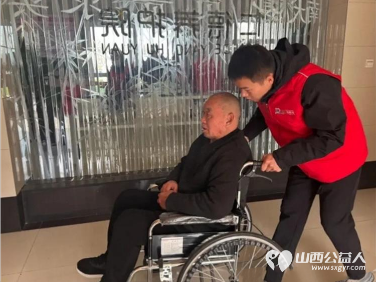 爱心陪伴暖冬日 盐湖区志愿者协会走进仁德养护院给老人们理发唱歌除了理发和文艺表演志愿者们更注重的是情感的陪伴 - 第10张