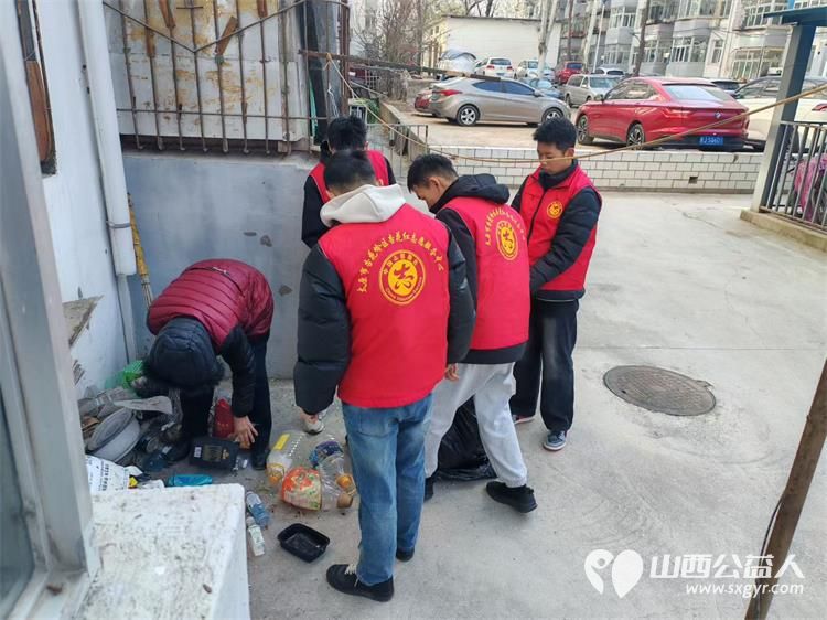 太原杏花岭区杏花红志愿服务中心开展“亮亮行动”关爱孤寡老人慰问团队更让困难群众感受到了社会的温暖与关怀 - 第5张