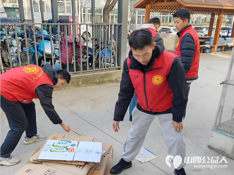 太原杏花岭区杏花红志愿服务中心开展“亮亮行动”关爱孤寡老人慰问团队更让困难群众感受到了社会的温暖与关怀 - 第3张