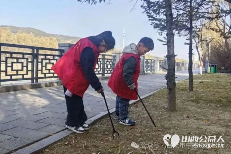 冬日暖潮涌社区环保孝老两相宜----山西省环境与资源保护协会吕梁市环保志愿者工作站吕梁市中志协救援队践行的“绿动山西 你我同行”公益行动在离石生态园社区举行 - 第15张