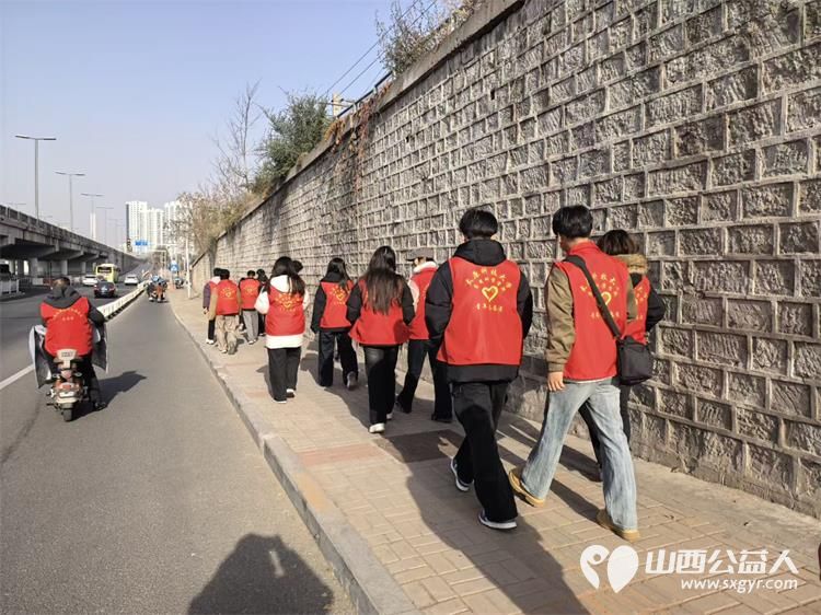 走进社区 太原市杏花岭区杏花红志愿服务中心联合太原科技大学的大学生志愿者共同志愿服务活动社区居民 - 第2张 - 山西公益人 走进社区 太原市杏花岭区杏花红志愿服务中心联合太原科技大学的大学生志愿者共同志愿服务活动社区居民 - 第2张
