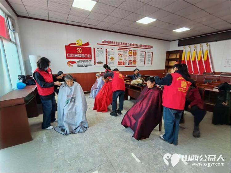 介休市敬老协会敬老爱老助老活动2025年11月22日在连福镇东湖龙村举行为全村60岁以上所有老人免费理发体检 - 第9张