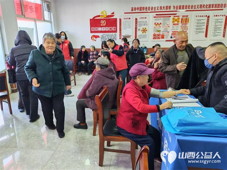 介休市敬老协会敬老爱老助老活动2025年11月22日在连福镇东湖龙村举行为全村60岁以上所有老人免费理发体检 - 第10张