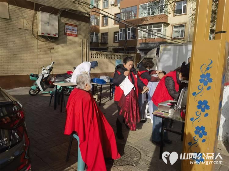 介休市敬老协会组织志愿者2025年11月26日走进介休市北关街道体育路社区为社区所有老人爱心理发义诊 - 第10张 - 山西公益人 介休市敬老协会组织志愿者2025年11月26日走进介休市北关街道体育路社区为社区所有老人爱心理发义诊 - 第10张