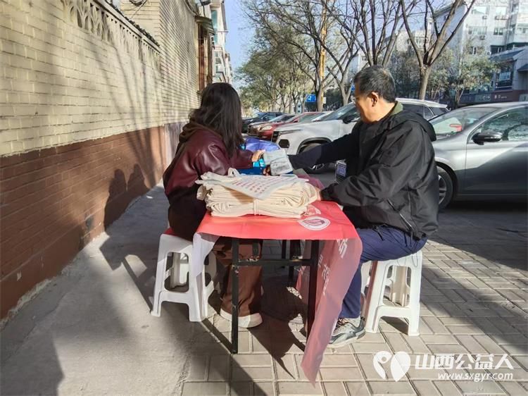 介休市敬老协会组织志愿者2025年11月26日走进介休市北关街道体育路社区为社区所有老人爱心理发义诊 - 第23张 - 山西公益人 介休市敬老协会组织志愿者2025年11月26日走进介休市北关街道体育路社区为社区所有老人爱心理发义诊 - 第23张