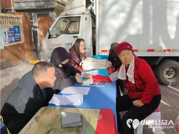 介休市敬老协会组织志愿者2025年11月26日走进介休市北关街道体育路社区为社区所有老人爱心理发义诊 - 第20张 - 山西公益人 介休市敬老协会组织志愿者2025年11月26日走进介休市北关街道体育路社区为社区所有老人爱心理发义诊 - 第20张