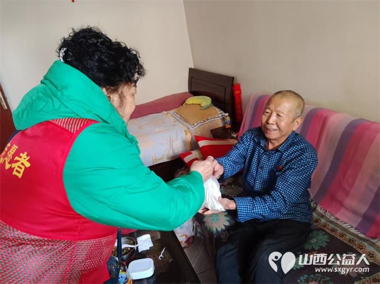 太原市杏花岭区杏花红志愿者服务中心联合中北大学仪器与电子学院青年志愿者服务队服务辖区老人 - 第37张