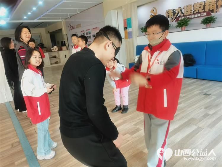 山西省红十字志愿中心组织红十字小小宣讲员亲子学习让我们身上充满闪闪发光的优秀品德 - 第9张 - 山西公益人 山西省红十字志愿中心组织红十字小小宣讲员亲子学习让我们身上充满闪闪发光的优秀品德 - 第9张