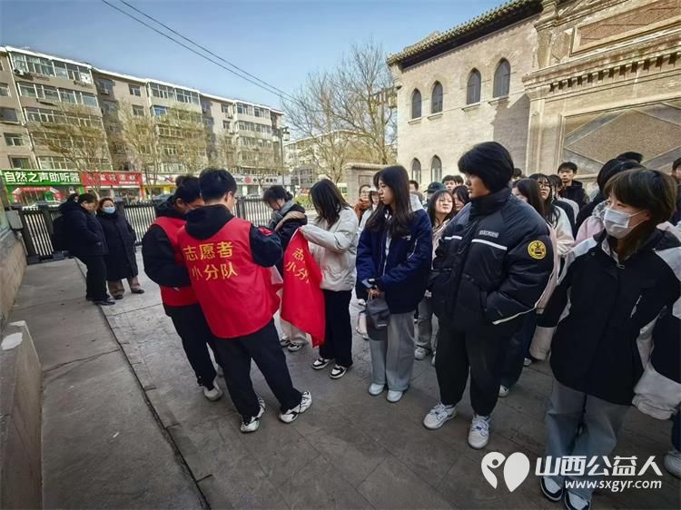 铭记历史守初心红歌嘹亮铸军魂----太原市杏花岭区青年志愿者协会联合志愿者小分队组织近百志愿者走进国民师范旧址开展爱国主义教育活动 - 第9张