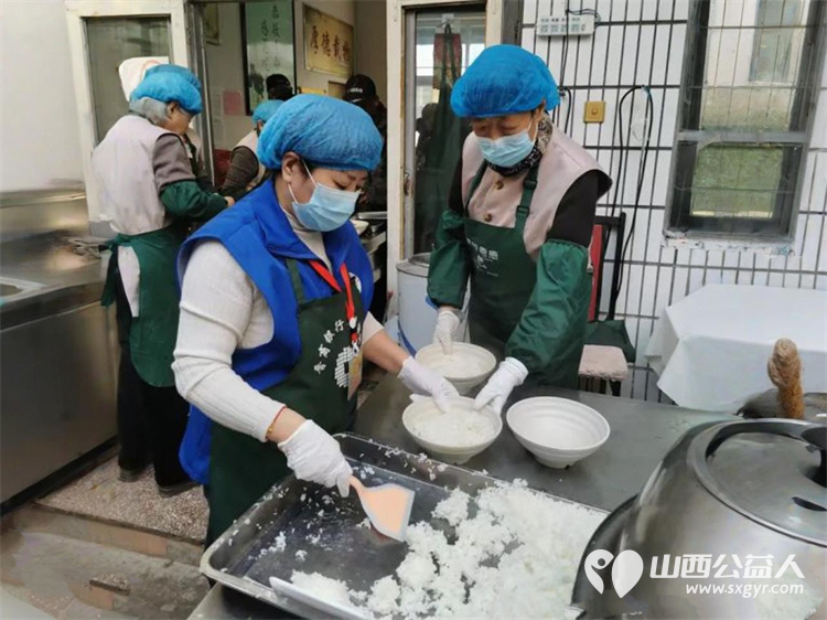 可爱的雨点----长治市小雨点公益志愿者协会来隆福饭店免费素食餐厅（原雨花斋二部）免费理发免费供餐 - 第14张