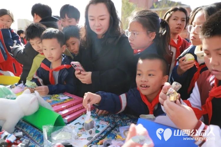 爱心义卖汇聚暖流科技筑梦与爱同行----运城市盐湖区王府学校爱心义卖捐赠善款共计5032元全额捐赠给盐湖区志愿者协会这笔爱心款项将用于公益慈善活动 - 第10张 - 山西公益人 爱心义卖汇聚暖流科技筑梦与爱同行----运城市盐湖区王府学校爱心义卖捐赠善款共计5032元全额捐赠给盐湖区志愿者协会这笔爱心款项将用于公益慈善活动 - 第10张