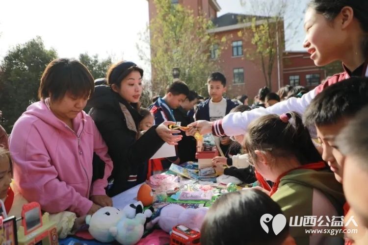 爱心义卖汇聚暖流科技筑梦与爱同行----运城市盐湖区王府学校爱心义卖捐赠善款共计5032元全额捐赠给盐湖区志愿者协会这笔爱心款项将用于公益慈善活动 - 第12张 - 山西公益人 爱心义卖汇聚暖流科技筑梦与爱同行----运城市盐湖区王府学校爱心义卖捐赠善款共计5032元全额捐赠给盐湖区志愿者协会这笔爱心款项将用于公益慈善活动 - 第12张