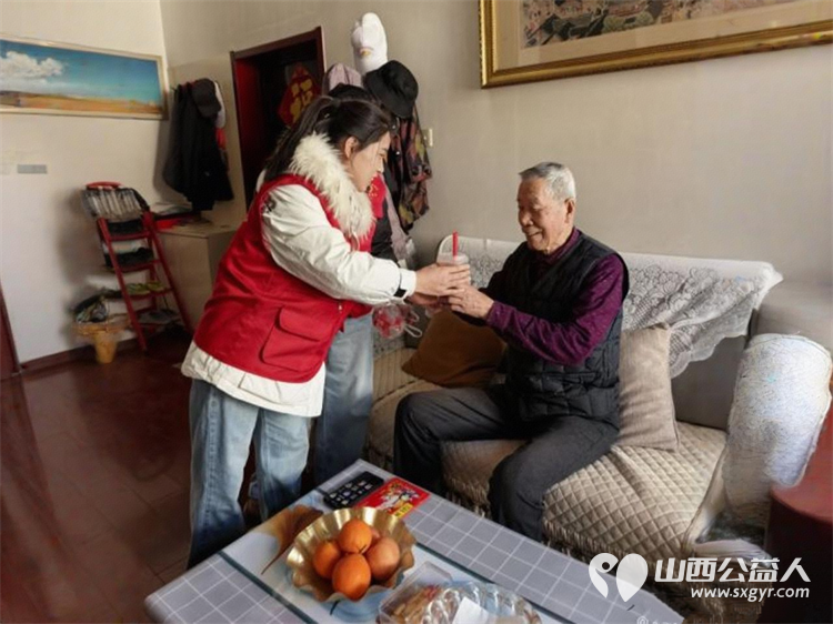 长治市武乡县丰州镇太东社区12·5国际志愿者日“志愿暖冬，爱满太东”系列活动为辖区特殊群体与户外劳动者送去冬日关怀 - 第10张