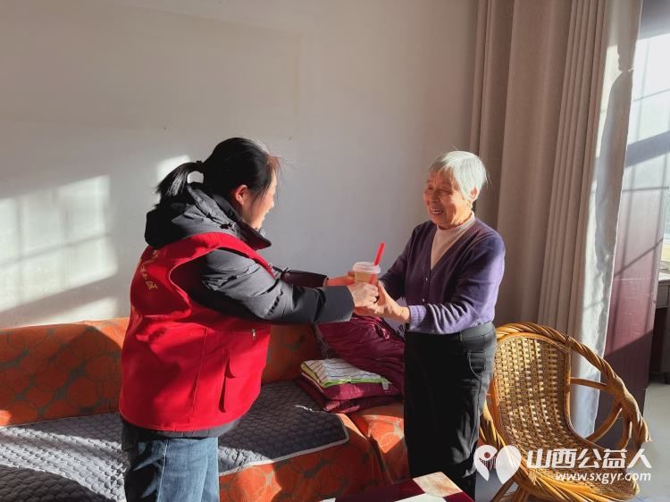 长治市武乡县丰州镇太东社区12·5国际志愿者日“志愿暖冬，爱满太东”系列活动为辖区特殊群体与户外劳动者送去冬日关怀 - 第11张