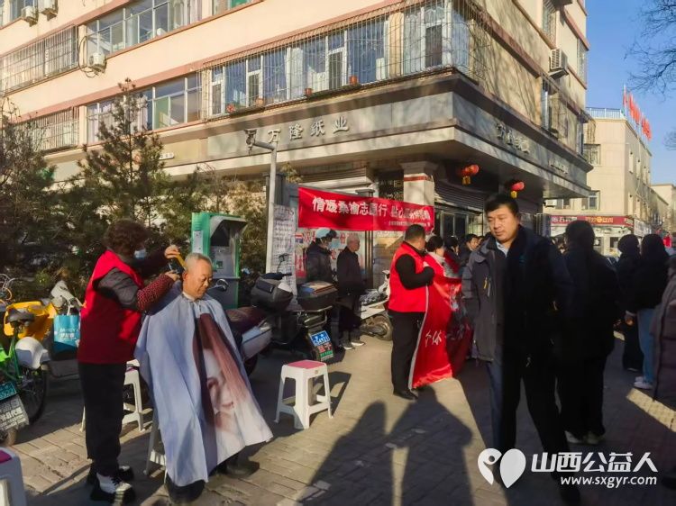 介休市敬老协会组织志愿者2025年12月4日走进介休市北关街道北大街社区为社区所有老人爱心理发义诊 - 第6张