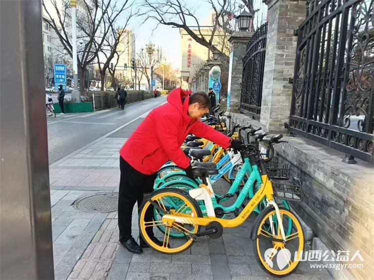 晋商文脉旁志愿暖人心晋商博物院联合太原市杏花岭区府东街社区,杏花岭区杏花红志愿服务中心组织志愿者开展环境整治+文化浸润特色志愿活动 - 第13张