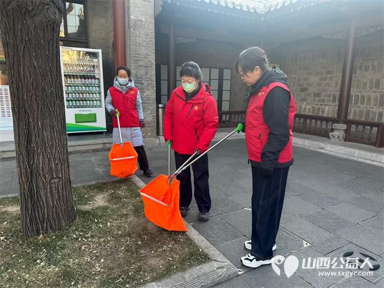 晋商文脉旁志愿暖人心晋商博物院联合太原市杏花岭区府东街社区,杏花岭区杏花红志愿服务中心组织志愿者开展环境整治+文化浸润特色志愿活动 - 第7张