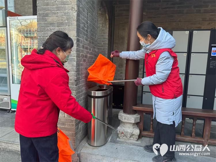 晋商文脉旁志愿暖人心晋商博物院联合太原市杏花岭区府东街社区,杏花岭区杏花红志愿服务中心组织志愿者开展环境整治+文化浸润特色志愿活动 - 第5张