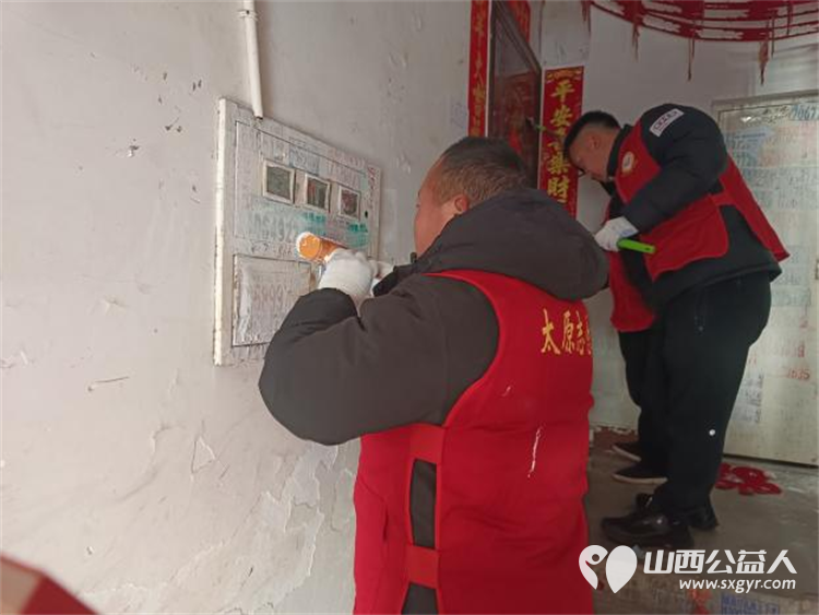 太原市平阳路街道滨东社区组织志愿者在国际志愿者日开展“靓丽星期五”清洁行动 - 第4张