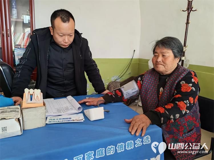 介休市敬老协会敬老爱老助老活动2025年12月6日在义安镇沙堡村为60岁以上所有老人理发体检让老年人生活的更幸福 - 第18张