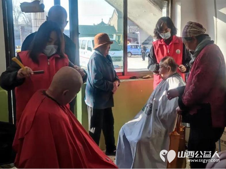 介休市敬老协会敬老爱老助老活动2025年12月6日在义安镇沙堡村为60岁以上所有老人理发体检让老年人生活的更幸福 - 第4张