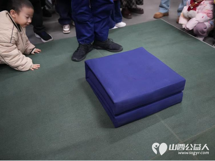 稚子携心慰问消防英雄之勇铭记于心 省政府机关幼儿园萌娃走进消防站致敬“火焰蓝” - 第9张