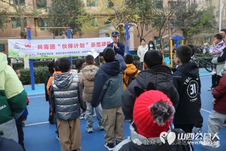 以案为鉴学消防实操实训保平安----运城市爱心驿站社会工作服务中心联合消防大队消防安全教育活动进社区 - 第13张 - 山西公益人 以案为鉴学消防实操实训保平安----运城市爱心驿站社会工作服务中心联合消防大队消防安全教育活动进社区 - 第13张