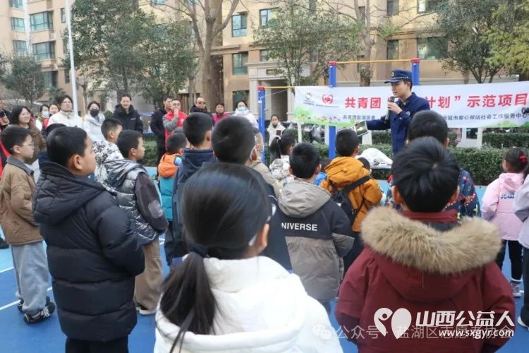 以案为鉴学消防实操实训保平安----运城市爱心驿站社会工作服务中心联合消防大队消防安全教育活动进社区 - 第12张 - 山西公益人 以案为鉴学消防实操实训保平安----运城市爱心驿站社会工作服务中心联合消防大队消防安全教育活动进社区 - 第12张