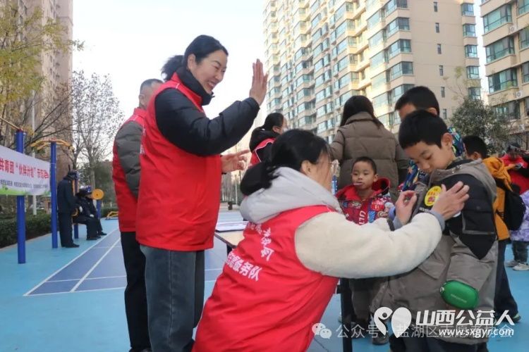 以案为鉴学消防实操实训保平安----运城市爱心驿站社会工作服务中心联合消防大队消防安全教育活动进社区 - 第4张 - 山西公益人 以案为鉴学消防实操实训保平安----运城市爱心驿站社会工作服务中心联合消防大队消防安全教育活动进社区 - 第4张
