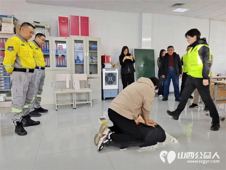 防减灾培训----太原绿舟应急救援促进中心联合山西省红十字志愿者协会走进双塔街道南巷二社区给社区居民带来一堂防减灾普及课 - 第2张