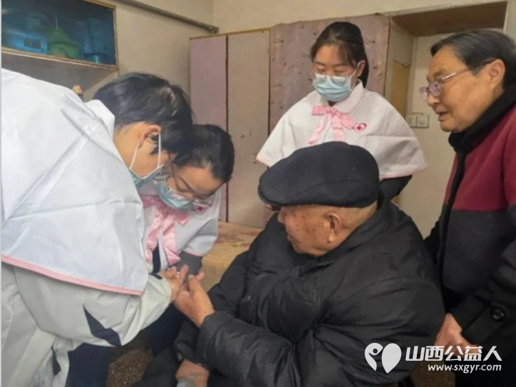 暖冬送关爱 温情暖人心丨芮城县人民医院南丁格尔志愿护理服务支队助力“博爱在晋·窗帘行动” - 第4张