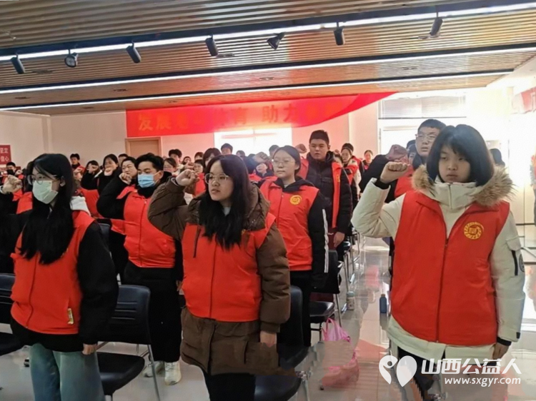 临汾近百名志愿者沉浸式体验…临汾市志愿服务联合会、市护苗爱心志愿服务队组织学生志愿者开展国家公祭日主题活动缅怀遇难同胞致敬革命先烈 - 第10张