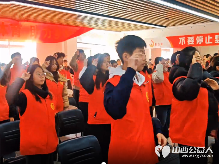 临汾近百名志愿者沉浸式体验…临汾市志愿服务联合会、市护苗爱心志愿服务队组织学生志愿者开展国家公祭日主题活动缅怀遇难同胞致敬革命先烈 - 第9张