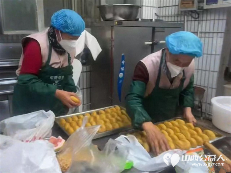 感恩长治市小雨点公益志愿者协会思源分会爱心捐赠温暖雨花斋二部提供了物资保障更传递了公益团队对社区服务的深切关怀 - 第3张