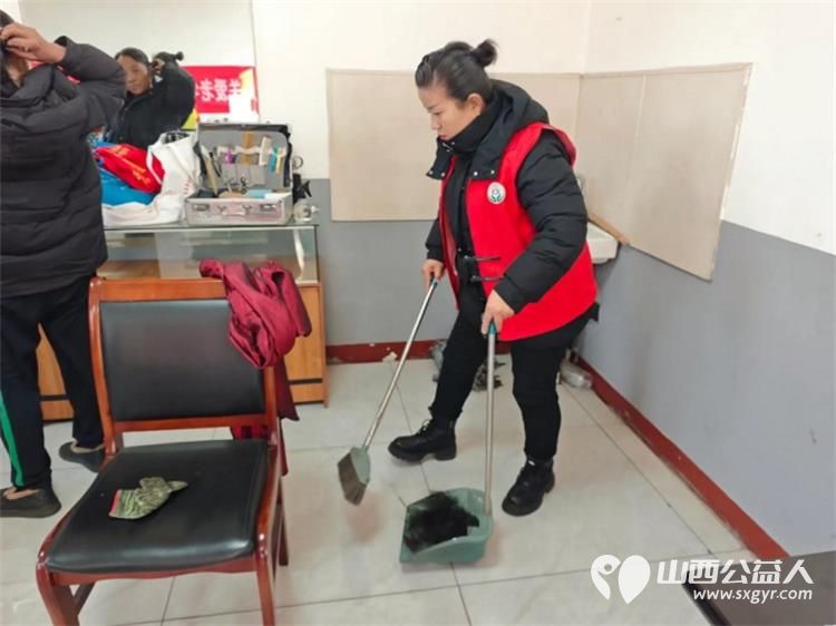 介休市敬老协会孝善行之敬老爱老助老活动2025年12月10日在介休市连福镇邬城店村为所有老人爱心理发义诊 - 第7张