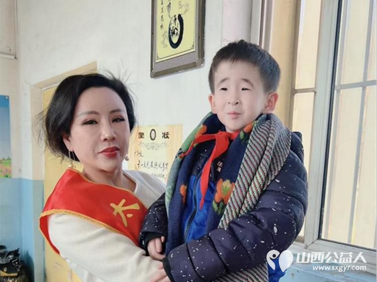 双“好人”领航爱心暖校园——澳门会芳国际贸易促进会太原好人张会芳会长与山西好人张小义公益捐赠活动情暖五台东冶北广兴学校 - 第10张