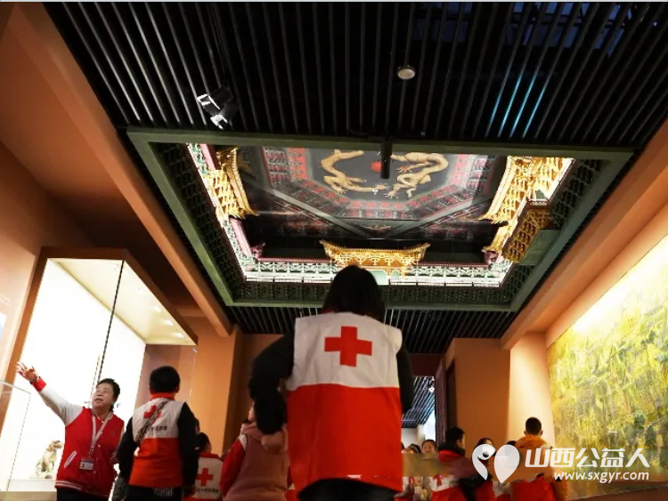 触摸千年营造 传承古建匠心——山西省红十字小小宣讲员走进山西博物院开展文化实践活动志愿者们在协同服务中凝聚了更强的志愿合力 - 第2张 - 山西公益人 触摸千年营造 传承古建匠心——山西省红十字小小宣讲员走进山西博物院开展文化实践活动志愿者们在协同服务中凝聚了更强的志愿合力 - 第2张
