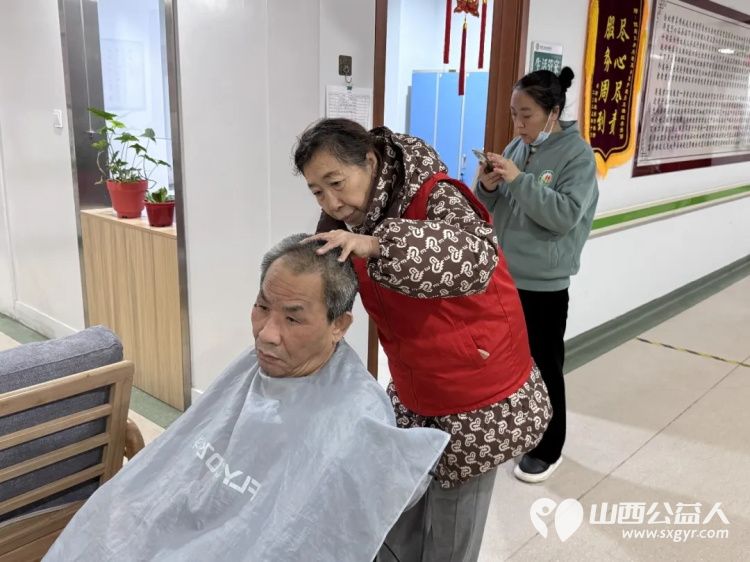 暖心陪伴让老人的冬季不再寒冷 阳泉市义工联合会在恒爱仁和为老服务院开展阳泉义工联携手东方幼儿园的师生们用爱心为老人们编织了一段温馨时光 - 第16张