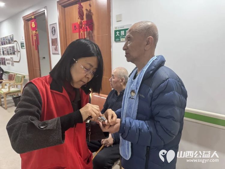 暖心陪伴让老人的冬季不再寒冷 阳泉市义工联合会在恒爱仁和为老服务院开展阳泉义工联携手东方幼儿园的师生们用爱心为老人们编织了一段温馨时光 - 第18张