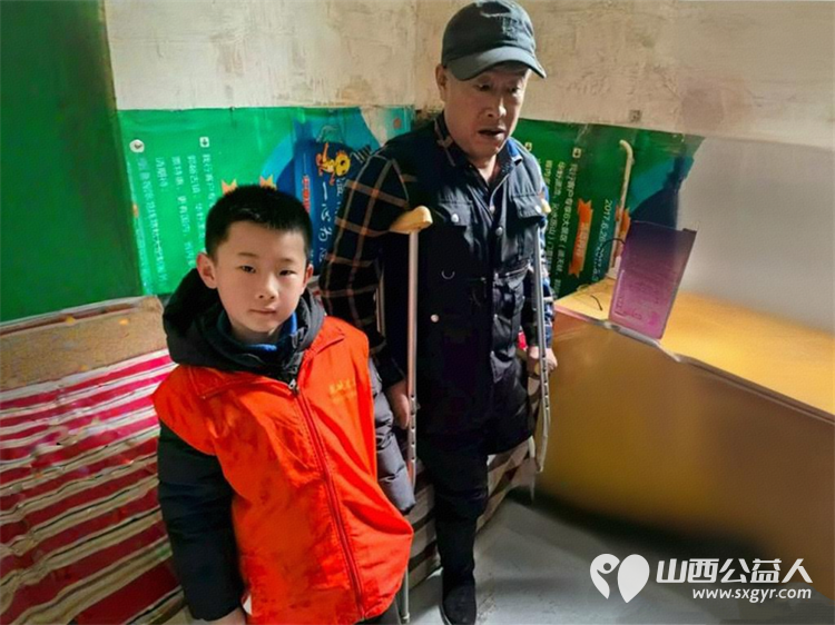 让志愿之光温暖每一个角落----太原市龙城义工志愿者团队走进太原困境家庭慰问活动慰问了五保户残障群体困境家庭 - 第6张