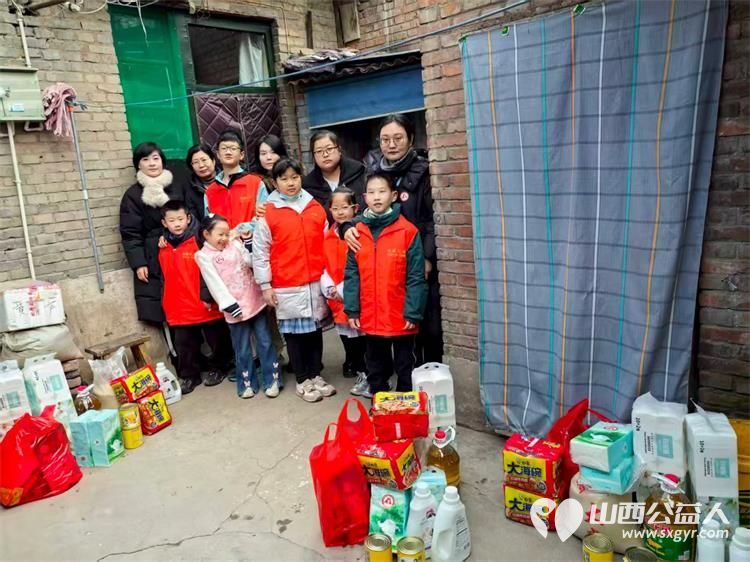 让志愿之光温暖每一个角落----太原市龙城义工志愿者团队走进太原困境家庭慰问活动慰问了五保户残障群体困境家庭 - 第2张